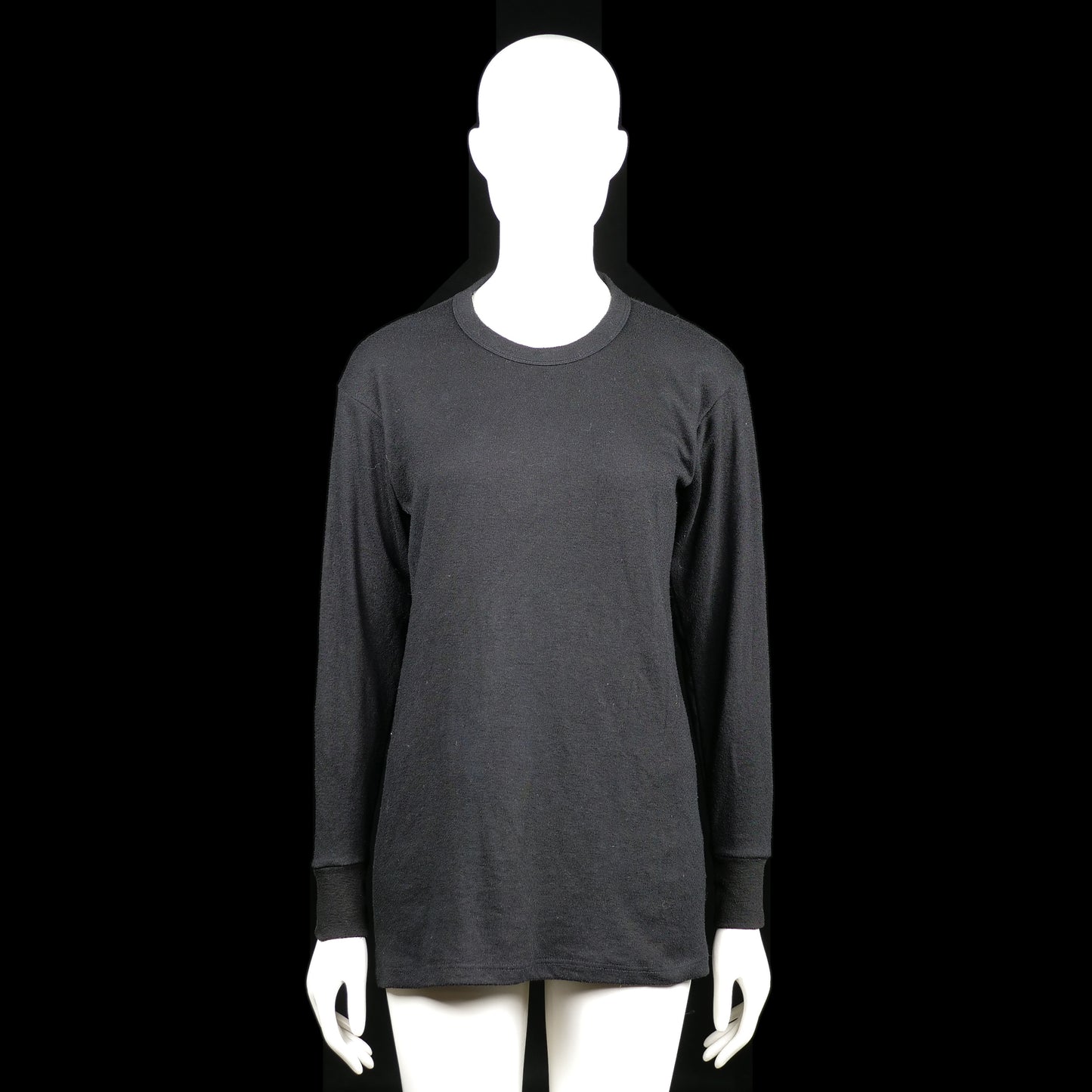 Beeren - Long-sleeve top - Black - Size L - Solid black long-sleeve top with a round neckline and ribbed cuffs. It features a straight hem and has no additional visible embellishments.