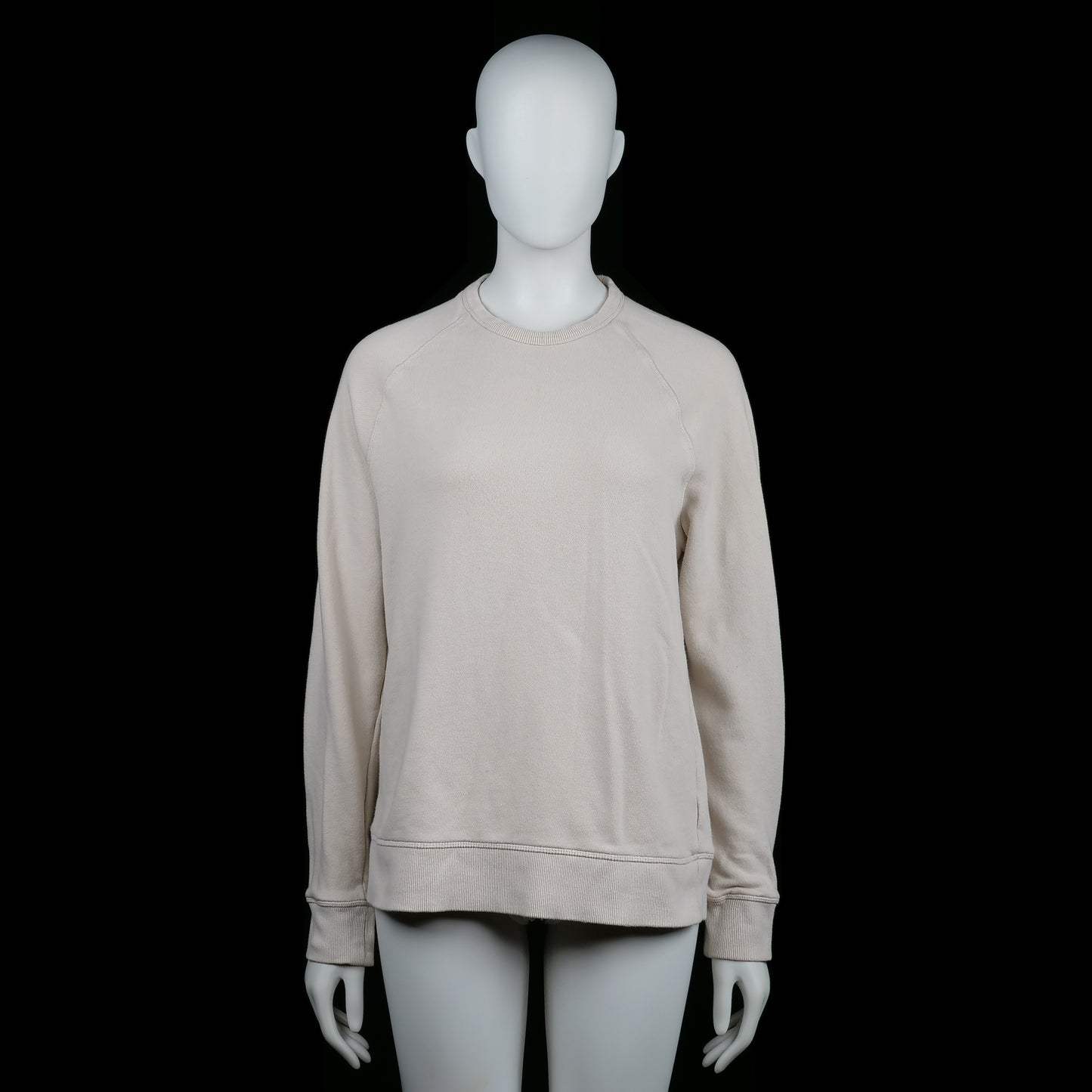 H&M - Sweatshirt - Ivory - Size M - Solid ivory sweatshirt with a round neckline and ribbed cuffs. Features a straight hem and raglan sleeves.