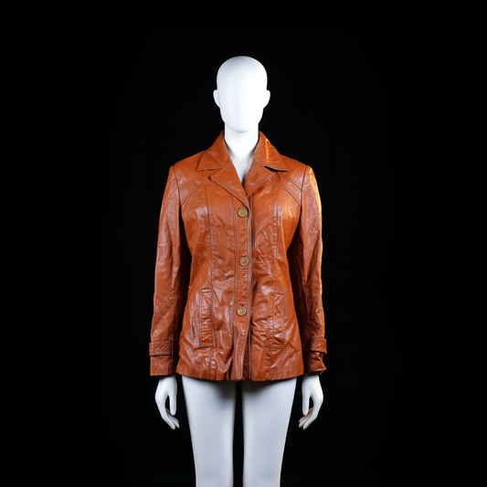 Genuine Leather - Leather jacket - Camel - Size 42 - Button-up leather jacket with pointed collar, vertical seams, and flap pockets. Features buttoned straps on the sleeve cuffs.